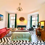 -Neu- Vintage-Flair In Kreuzberg