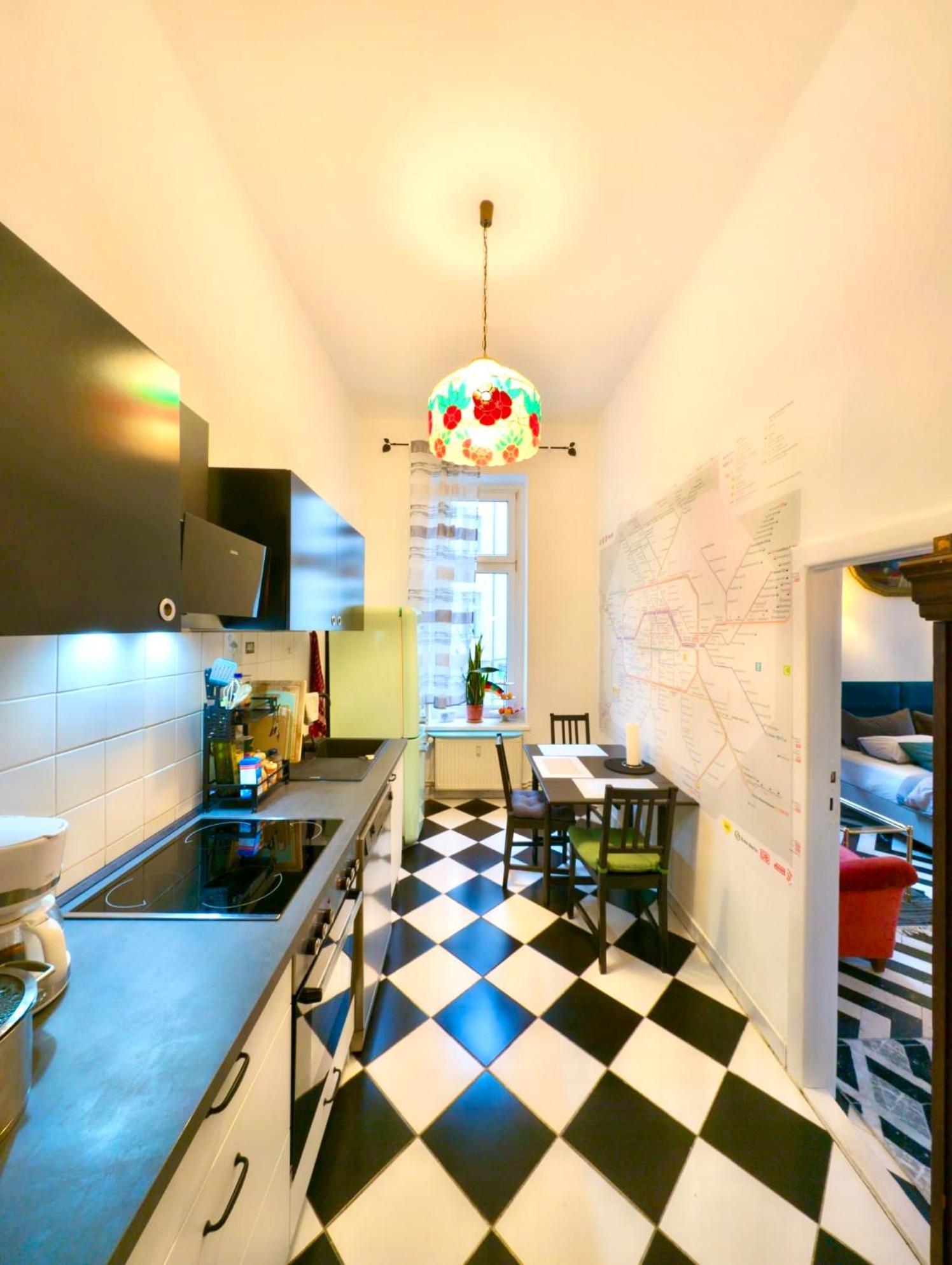 -neu- Vintage-flair In Kreuzberg Apartment Berlin